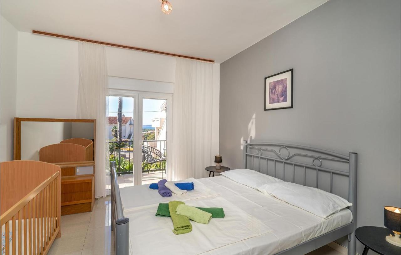 Cozy Apartment In Krk With Kitchen 克尔克 外观 照片
