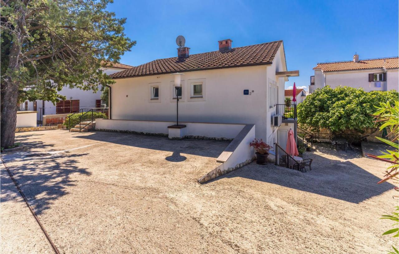 Cozy Apartment In Krk With Kitchen 克尔克 外观 照片