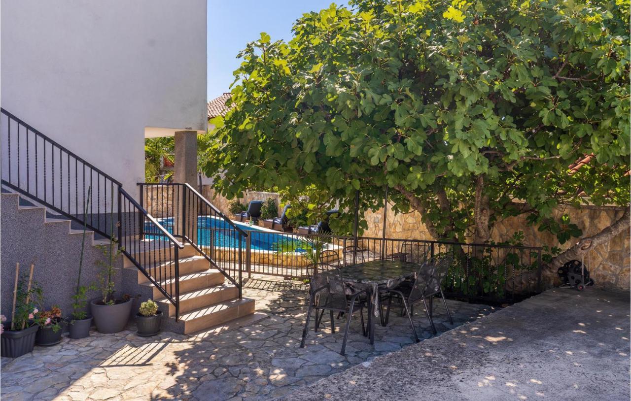 Cozy Apartment In Krk With Kitchen 克尔克 外观 照片