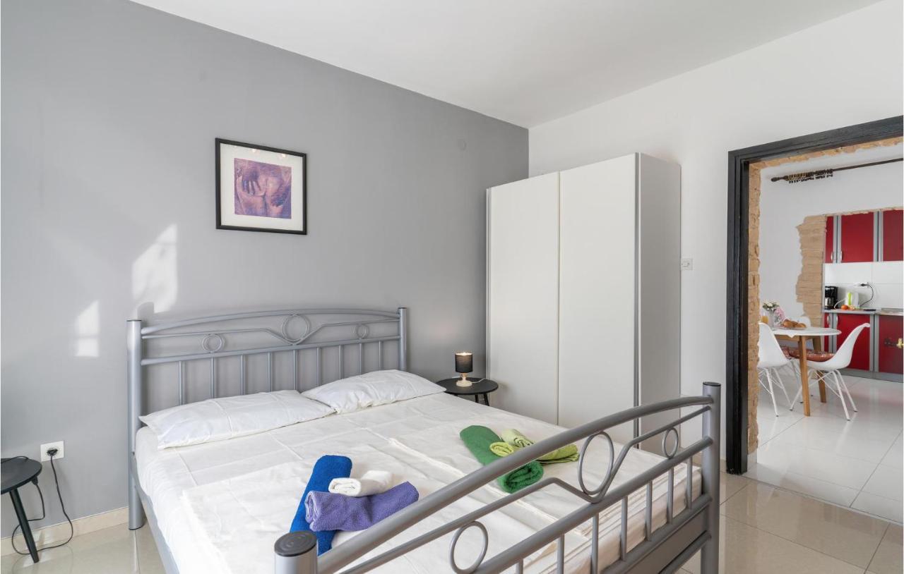 Cozy Apartment In Krk With Kitchen 克尔克 外观 照片